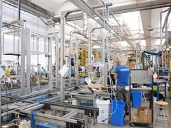 <p>Die Zanotti-Produktion im Werk in Pegognaga, Italien, ist in die Bereiche Transport- und stationäre Kühlung unterteilt.&nbsp;</p> - © Daikin