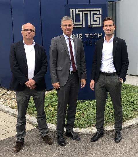 V.l.n.r.: Peter van der Velde (Vertriebsdirektor Interland), Wolf Hartmann (Vorstandsvorsitzender LTG) und Sander van der Hoven (Geschäftsführer Interland). - © LTG
