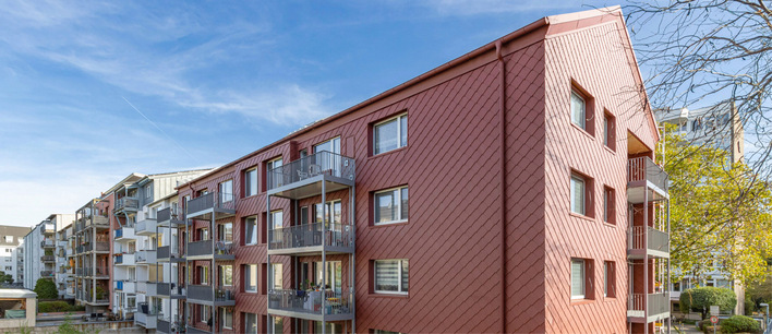 © Bild: Zehnder Das 1961 erbaute Mehrfamilienhaus in Köln- Zollstock wurde als Energiesprong-Pilotprojekt ausgewählt und 
entsprechend saniert, u. a. mit Komfort-Lüftungsgeräten ComfoAir Fit 100 von Zehnder.