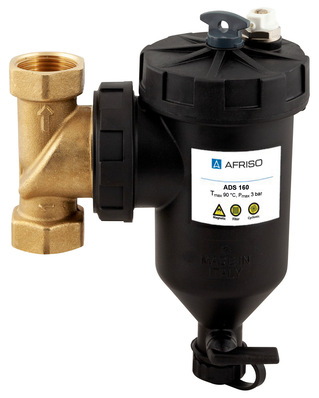 Schwarzer und messingfarbener Wasserfilterabscheider Afriso ADS 160 mit beschrifteter Kappe und Rohrverschraubung. - © Bild: Afriso